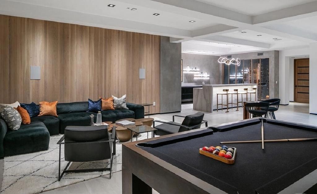 The Los Angeles Home is a newly constructed contemporary residence situated between the highly coveted areas of Brentwood Park and the Palisadian Riviera now available for sale. This home located at 1332 Allenford Ave, Los Angeles, California