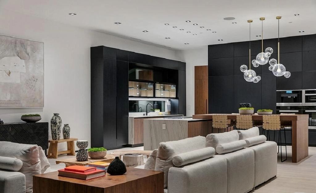 The Los Angeles Home is a newly constructed contemporary residence situated between the highly coveted areas of Brentwood Park and the Palisadian Riviera now available for sale. This home located at 1332 Allenford Ave, Los Angeles, California