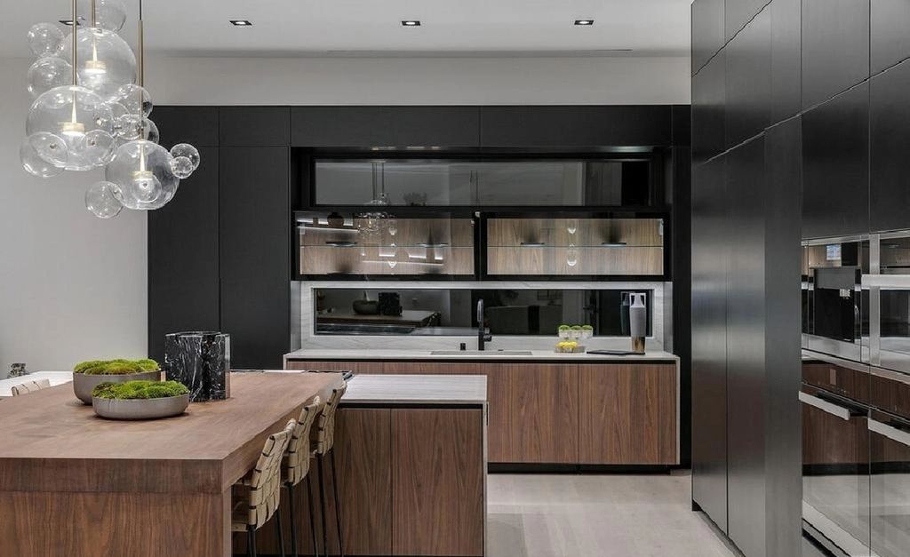 The Los Angeles Home is a newly constructed contemporary residence situated between the highly coveted areas of Brentwood Park and the Palisadian Riviera now available for sale. This home located at 1332 Allenford Ave, Los Angeles, California