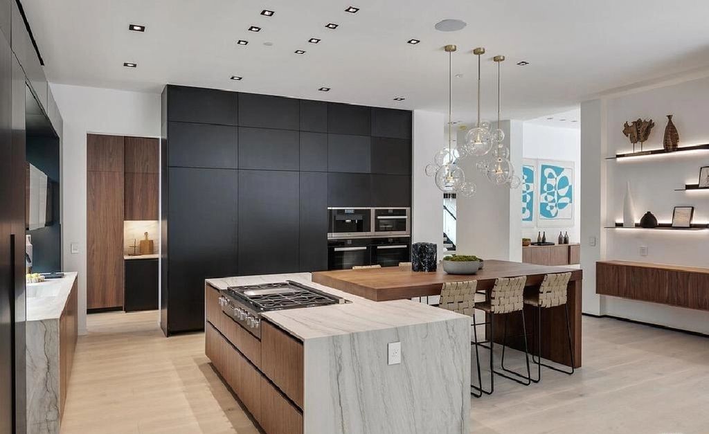 The Los Angeles Home is a newly constructed contemporary residence situated between the highly coveted areas of Brentwood Park and the Palisadian Riviera now available for sale. This home located at 1332 Allenford Ave, Los Angeles, California
