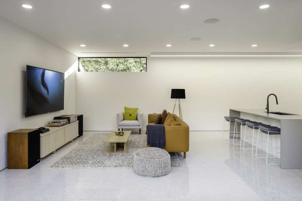 Bridge House Nestled in Nature in Los Angeles by Dan Brunn Architecture 11
