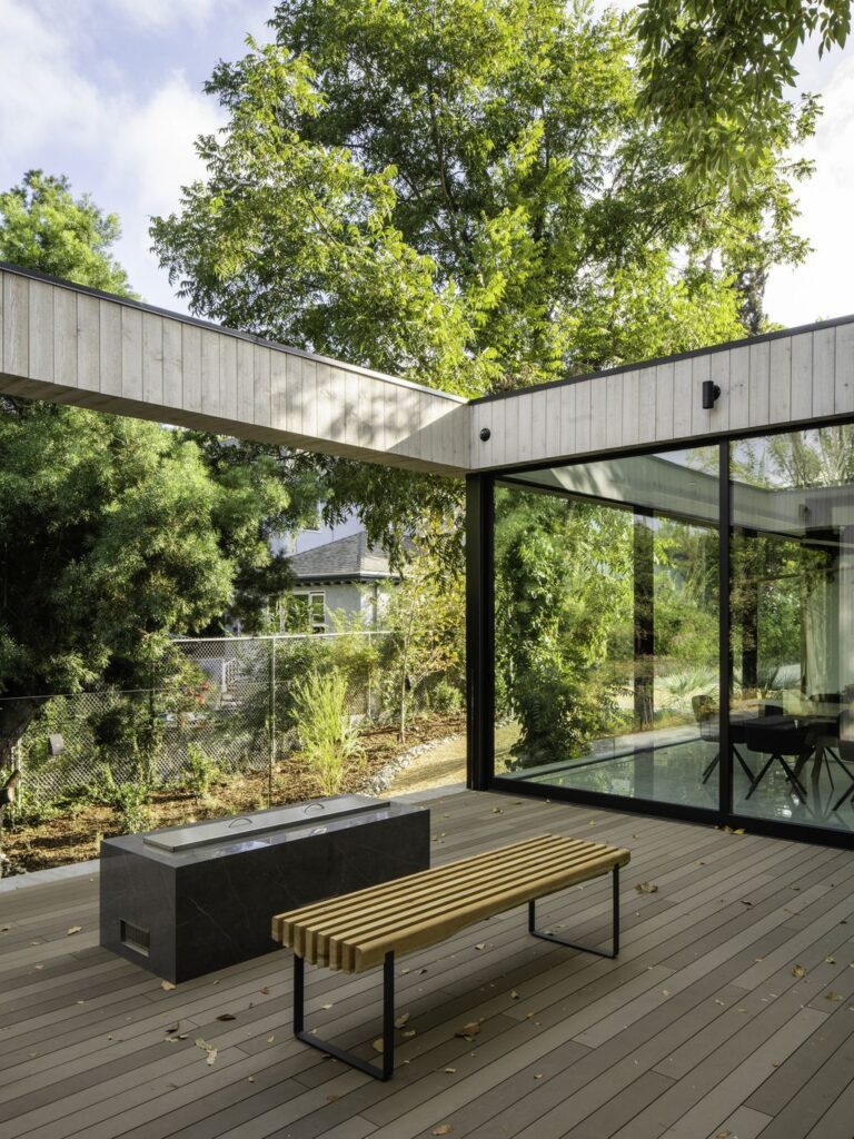 Bridge House Nestled in Nature in Los Angeles by Dan Brunn Architecture 17