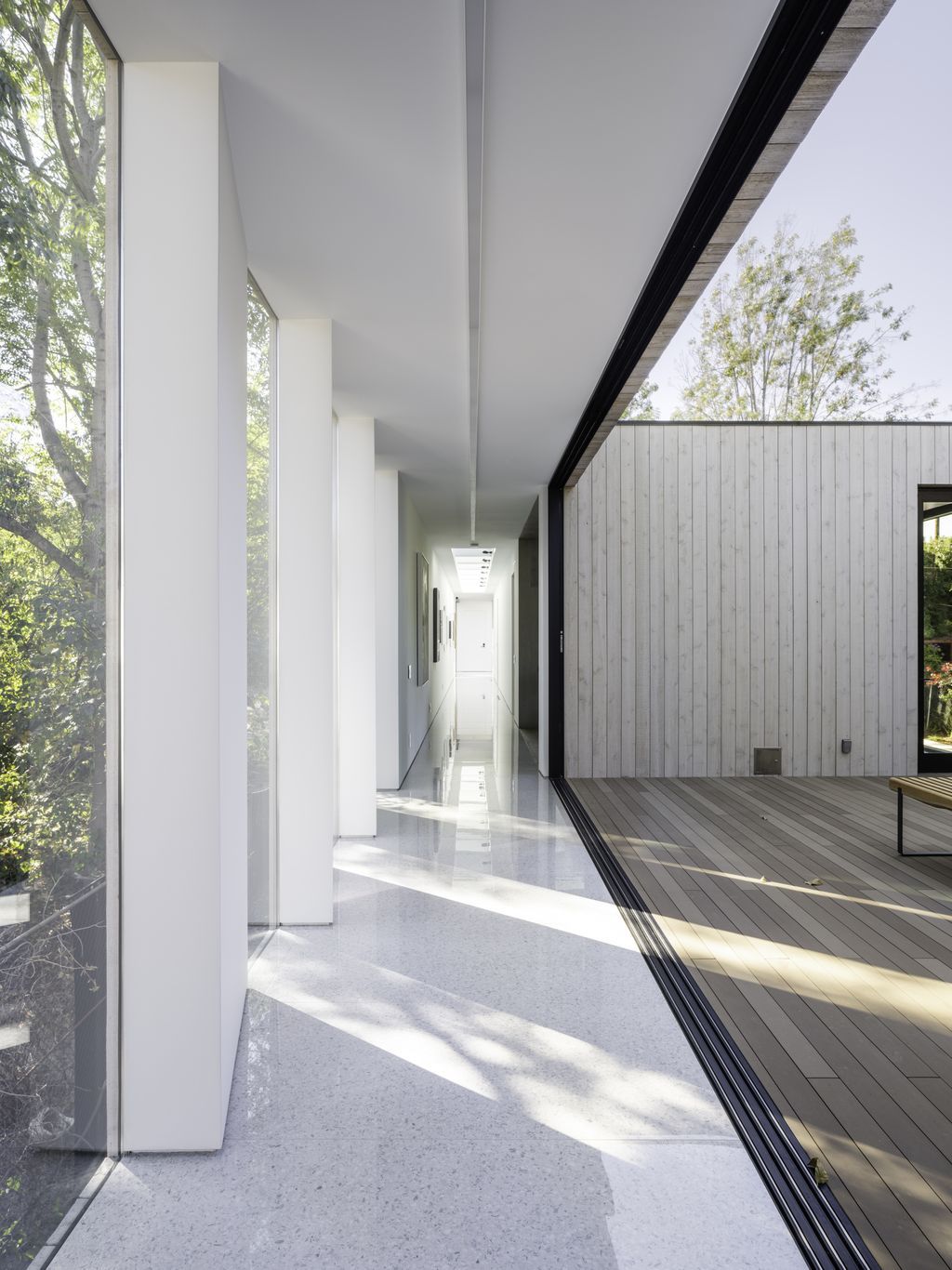 Bridge House Nestled in Nature in Los Angeles by Dan Brunn Architecture 23