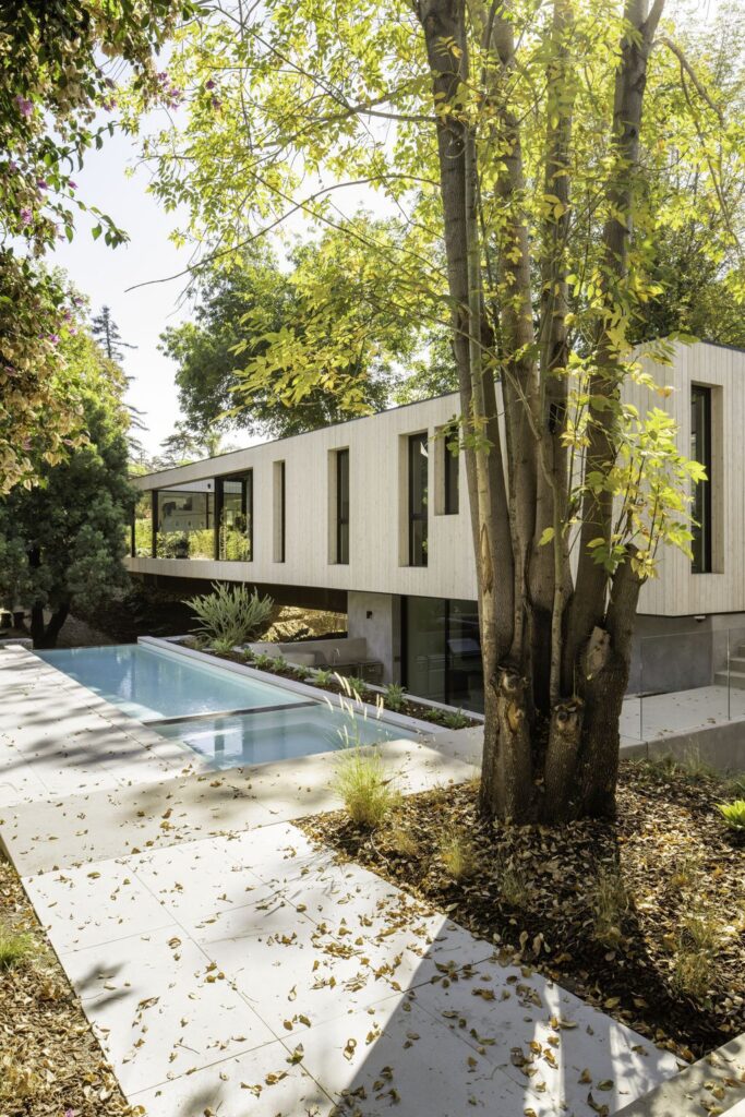 Bridge House Nestled in Nature in Los Angeles by Dan Brunn Architecture 7