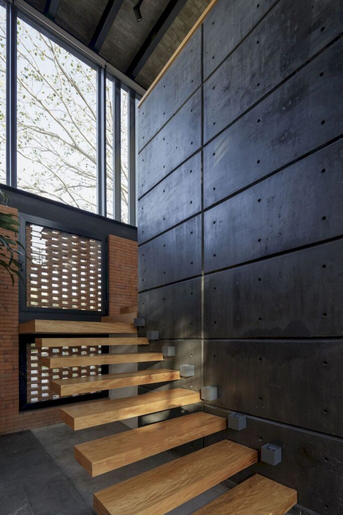 Casa Mao Achieves Perfect balance of Contrasts by Di Frenna Arquitectos 15