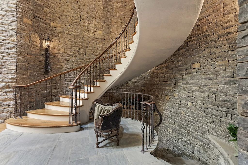 The Tennessee Home is a luxurious home now available for sale. This home located at 1358 Page Rd, Nashville, Tennessee; offering 06 bedrooms and 11 bathrooms with 20,533 square feet of living spaces. 