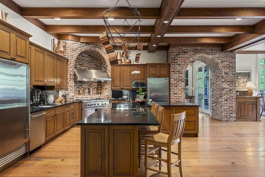 The Tennessee Home is a luxurious home now available for sale. This home located at 1358 Page Rd, Nashville, Tennessee; offering 06 bedrooms and 11 bathrooms with 20,533 square feet of living spaces. 