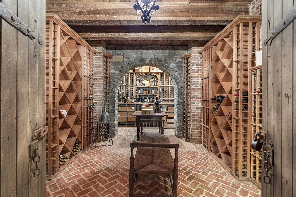 The Tennessee Home is a luxurious home now available for sale. This home located at 1358 Page Rd, Nashville, Tennessee; offering 06 bedrooms and 11 bathrooms with 20,533 square feet of living spaces. 