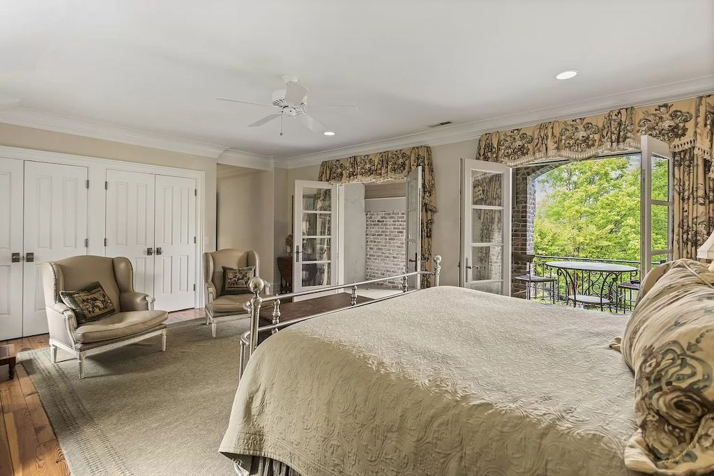 The Tennessee Home is a luxurious home now available for sale. This home located at 1358 Page Rd, Nashville, Tennessee; offering 06 bedrooms and 11 bathrooms with 20,533 square feet of living spaces. 