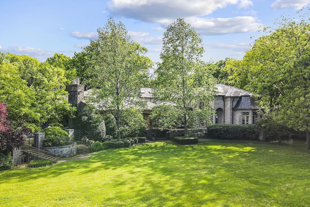 The Tennessee Home is a luxurious home now available for sale. This home located at 1358 Page Rd, Nashville, Tennessee; offering 06 bedrooms and 11 bathrooms with 20,533 square feet of living spaces. 