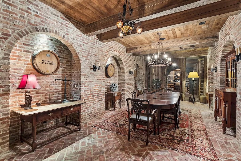 The Tennessee Home is a luxurious home now available for sale. This home located at 1358 Page Rd, Nashville, Tennessee; offering 06 bedrooms and 11 bathrooms with 20,533 square feet of living spaces. 