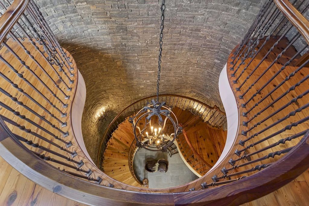 The Tennessee Home is a luxurious home now available for sale. This home located at 1358 Page Rd, Nashville, Tennessee; offering 06 bedrooms and 11 bathrooms with 20,533 square feet of living spaces. 