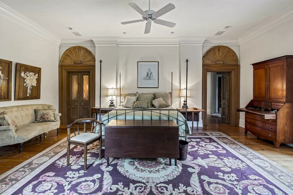 The Tennessee Home is a luxurious home now available for sale. This home located at 1358 Page Rd, Nashville, Tennessee; offering 06 bedrooms and 11 bathrooms with 20,533 square feet of living spaces. 