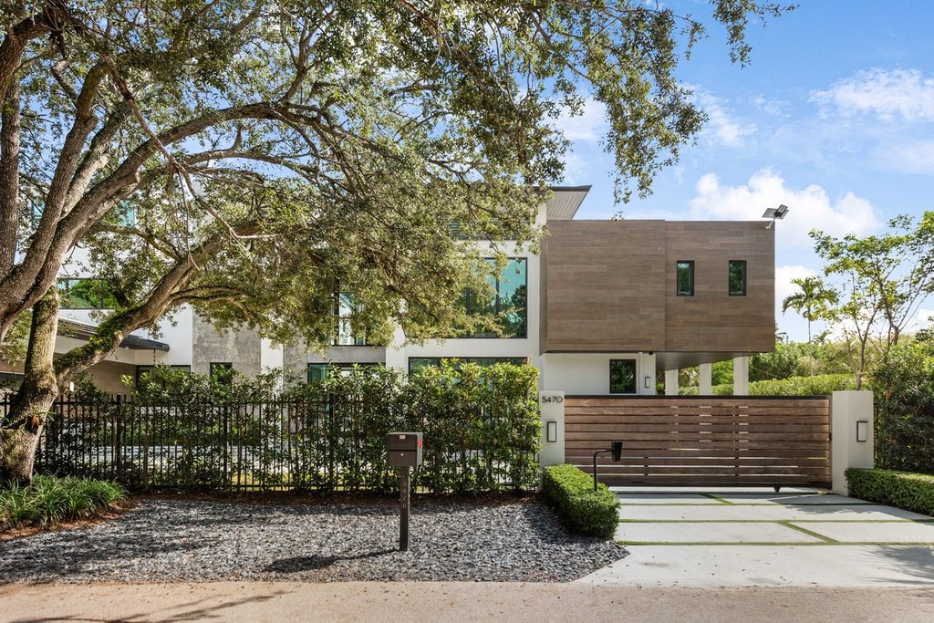 The Home in Miami is a gorgeous fully furnished new construction home in the heart of South Miami’s High Pines neighborhood now available for sale. This home located at 5470 Sunset Dr, Miami, Florida
