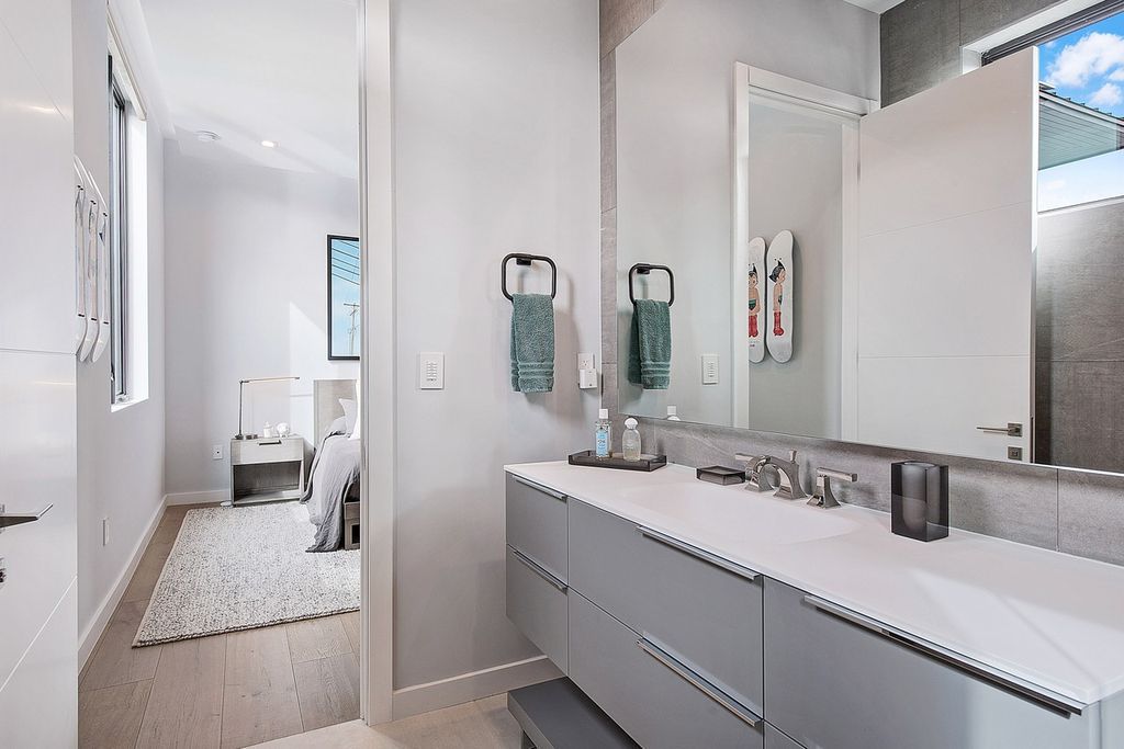 The Home in Miami is a gorgeous fully furnished new construction home in the heart of South Miami’s High Pines neighborhood now available for sale. This home located at 5470 Sunset Dr, Miami, Florida