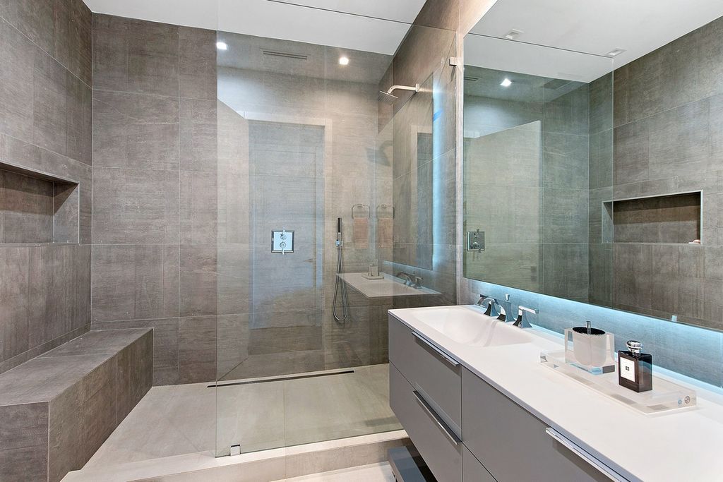 The Home in Miami is a gorgeous fully furnished new construction home in the heart of South Miami’s High Pines neighborhood now available for sale. This home located at 5470 Sunset Dr, Miami, Florida