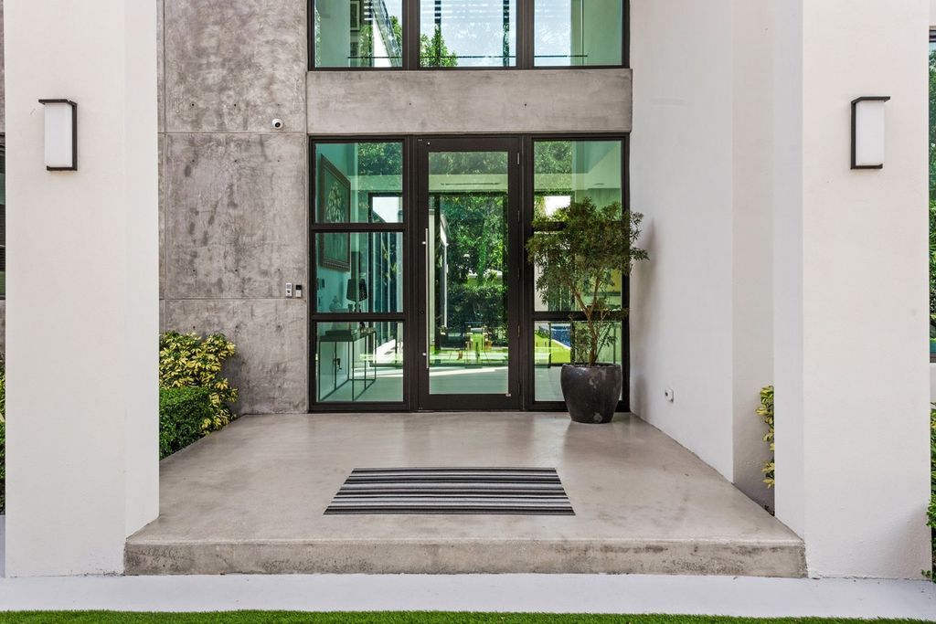 The Home in Miami is a gorgeous fully furnished new construction home in the heart of South Miami’s High Pines neighborhood now available for sale. This home located at 5470 Sunset Dr, Miami, Florida