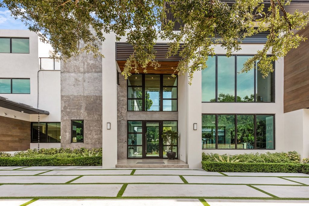 The Home in Miami is a gorgeous fully furnished new construction home in the heart of South Miami’s High Pines neighborhood now available for sale. This home located at 5470 Sunset Dr, Miami, Florida