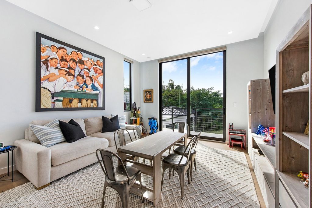 The Home in Miami is a gorgeous fully furnished new construction home in the heart of South Miami’s High Pines neighborhood now available for sale. This home located at 5470 Sunset Dr, Miami, Florida