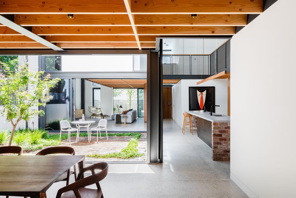 Graffiti House Converts from Warehouse into Artwork by Durack Architects 11