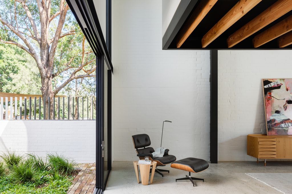 Graffiti House Converts from Warehouse into Artwork by Durack Architects 5