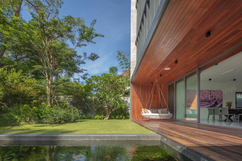 Green Revelation House Enveloped by Lush Gardens by HYLA Architects 6