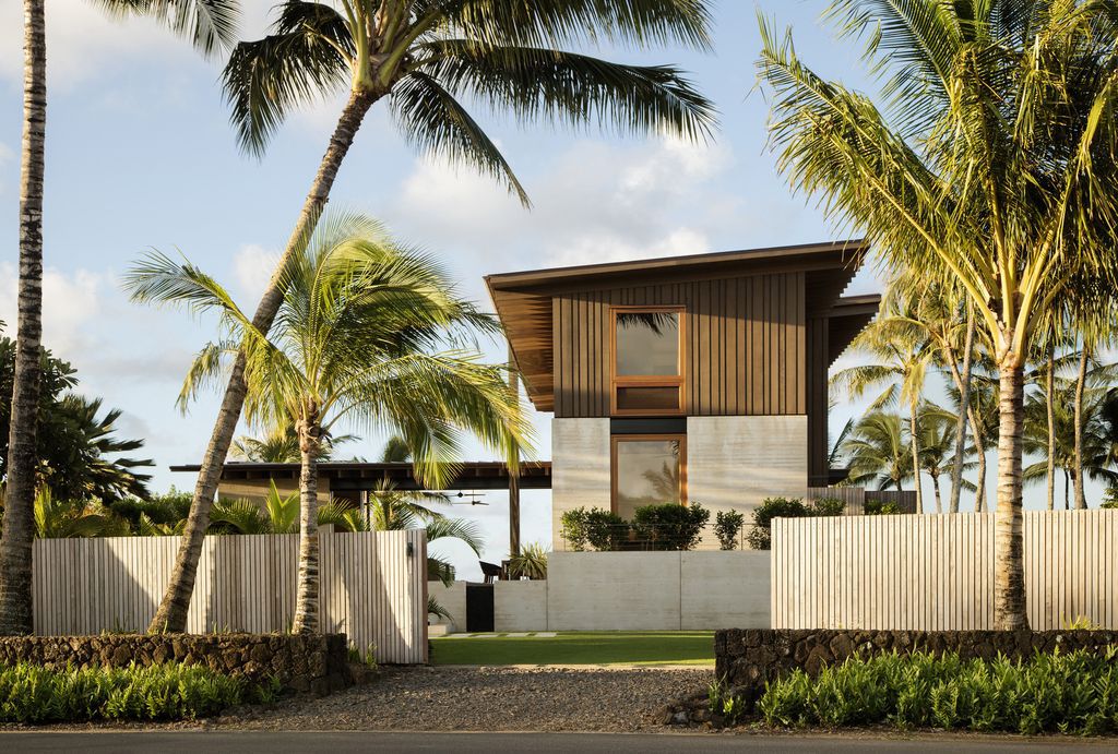 Hale Nukumoi Beach Retreat in Hawaii US by Walker Warner Architects 2