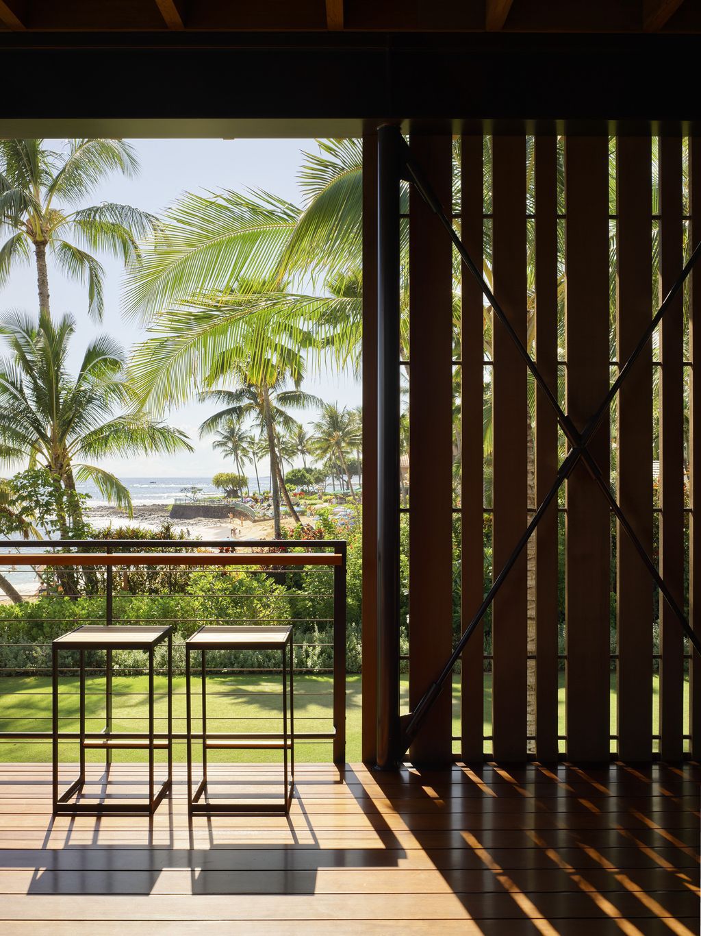 Hale Nukumoi Beach Retreat in Hawaii US by Walker Warner Architects 26