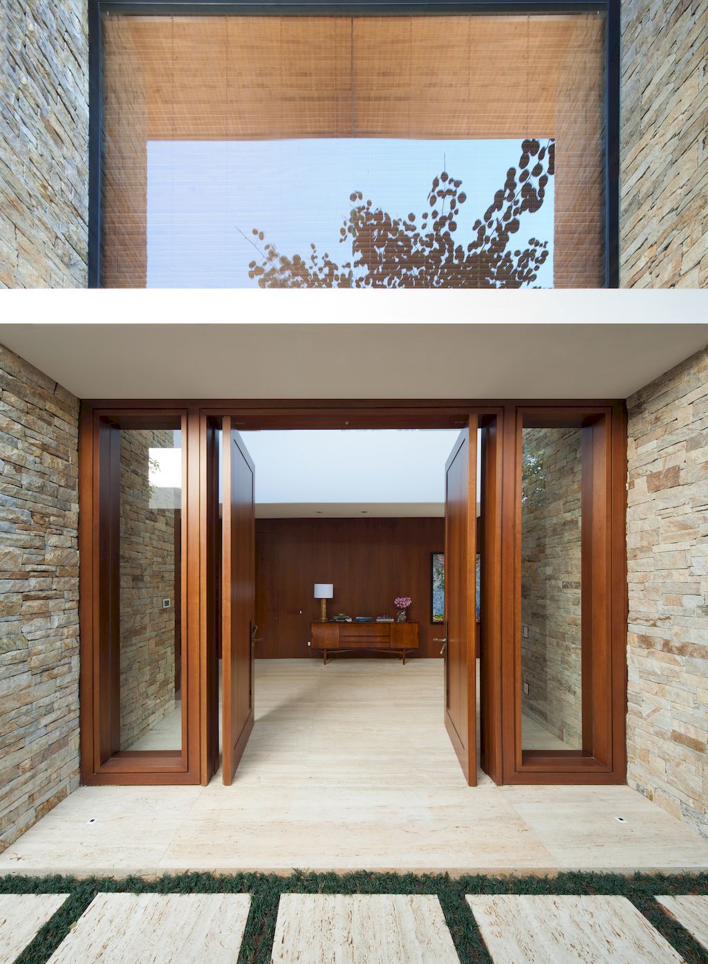 LO House Create Harmony of Nature by Dado Castello Branco Arquitetura 3