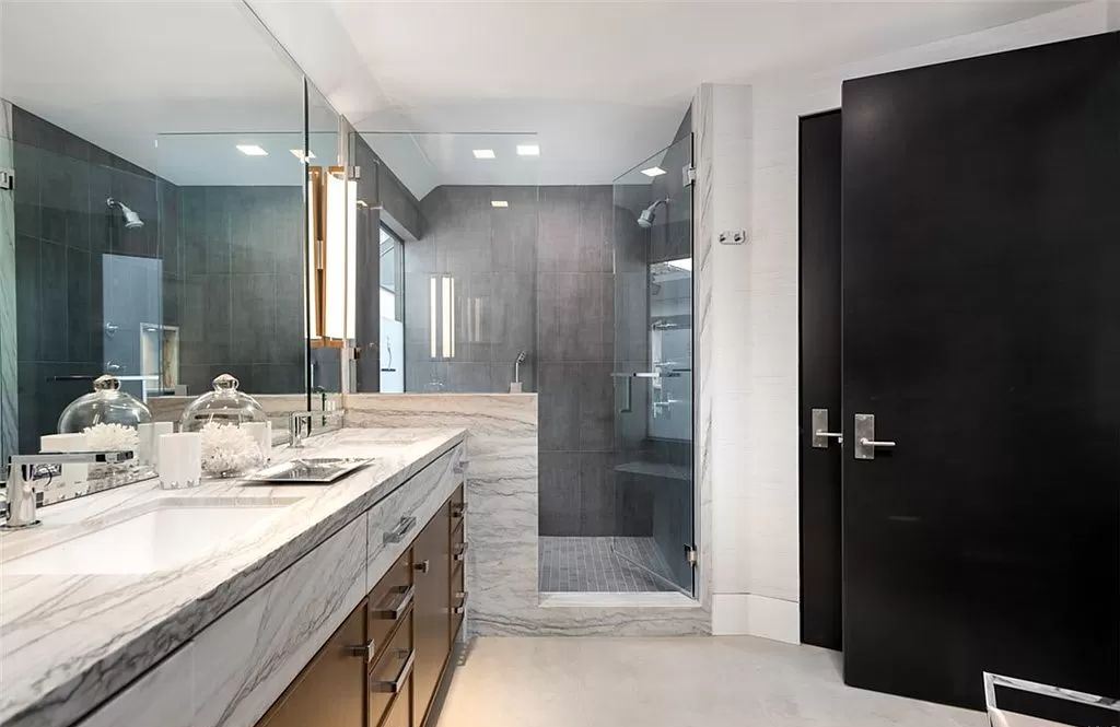 Masterfully Curated Home in Newport Beach with Panoramic Views Asking for 12500000 10