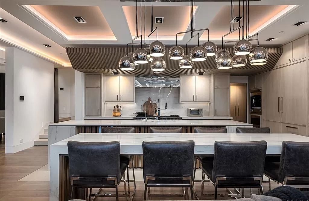 Masterfully Curated Home in Newport Beach with Panoramic Views Asking for 12500000 2
