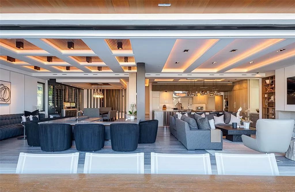 Masterfully Curated Home in Newport Beach with Panoramic Views Asking for 12500000 20