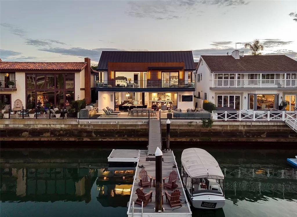Masterfully Curated Home in Newport Beach with Panoramic Views Asking for 12500000 28