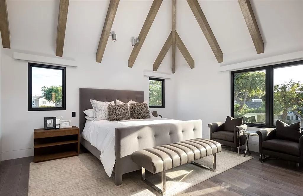 Masterfully Curated Home in Newport Beach with Panoramic Views Asking for 12500000 3