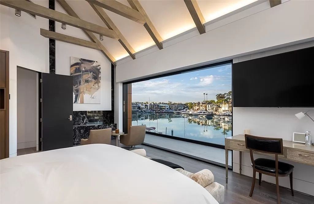 Masterfully Curated Home in Newport Beach with Panoramic Views Asking for 12500000 6
