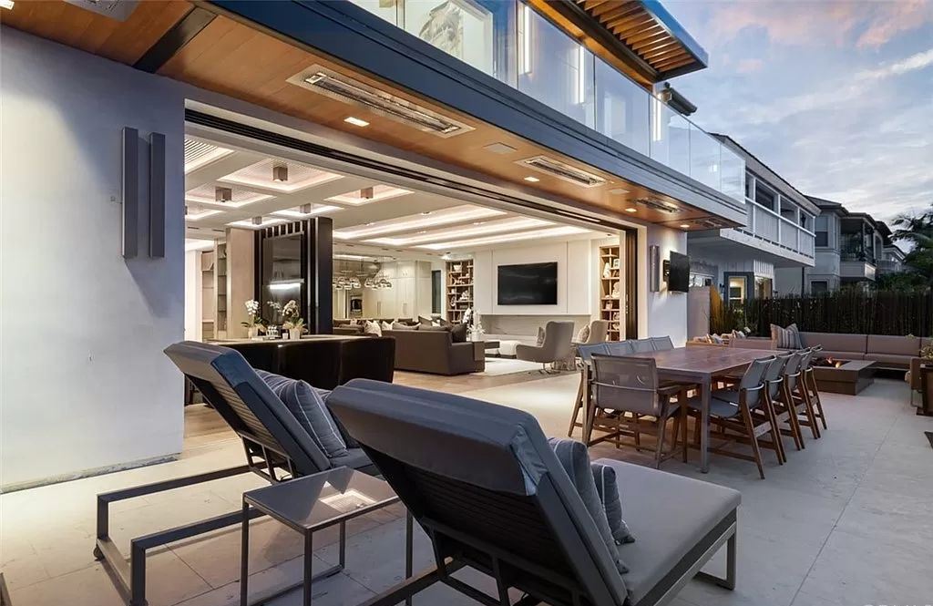 Masterfully Curated Home in Newport Beach with Panoramic Views Asking for 12500000 9