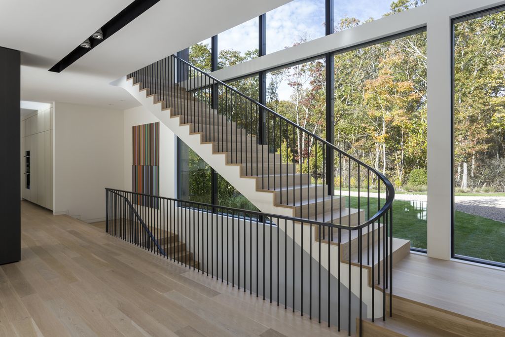 Old Sag Harbor Road a Magnificent House by Blaze Makoid Architecture 17