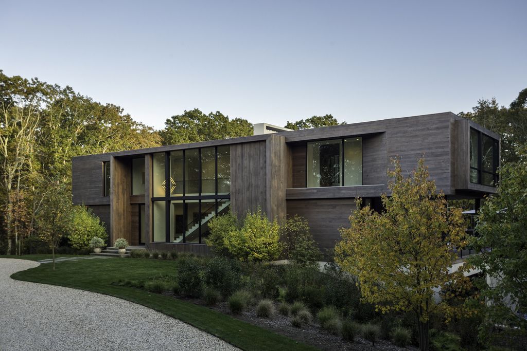 Old Sag Harbor Road a Magnificent House by Blaze Makoid Architecture 21