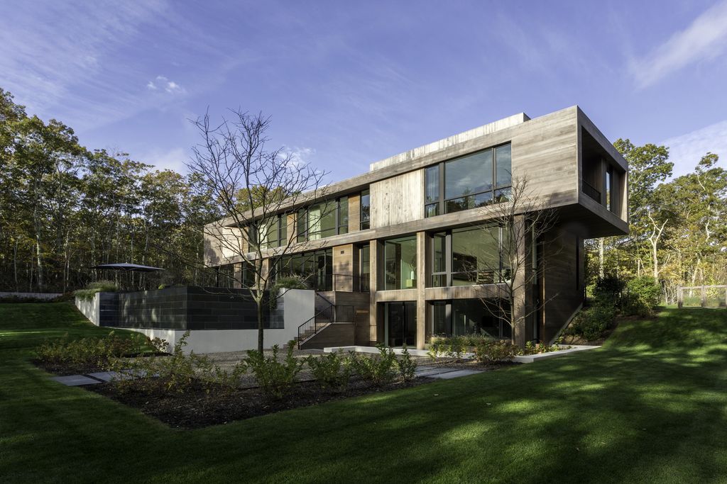 Old Sag Harbor Road a Magnificent House by Blaze Makoid Architecture 23
