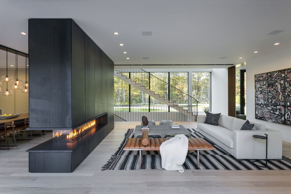 Old Sag Harbor Road a Magnificent House by Blaze Makoid Architecture 3