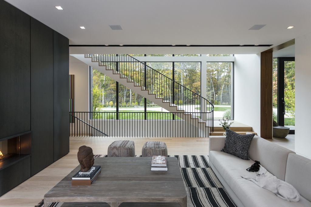 Old Sag Harbor Road a Magnificent House by Blaze Makoid Architecture 5