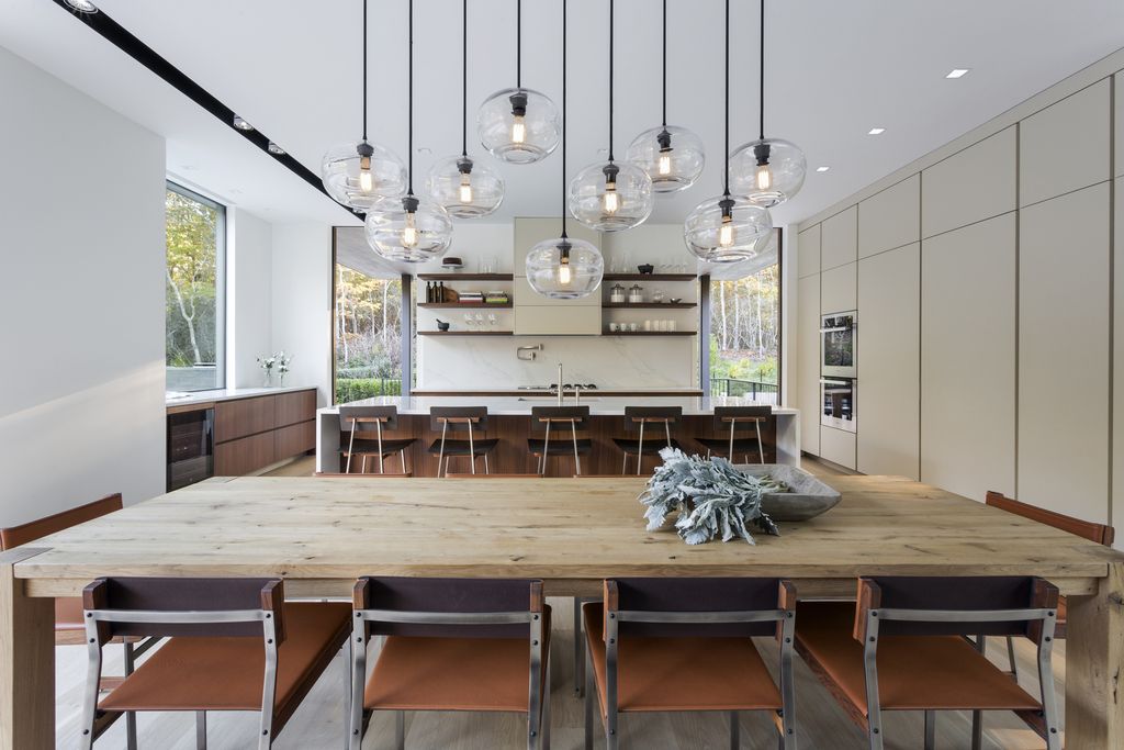 Old Sag Harbor Road a Magnificent House by Blaze Makoid Architecture 7