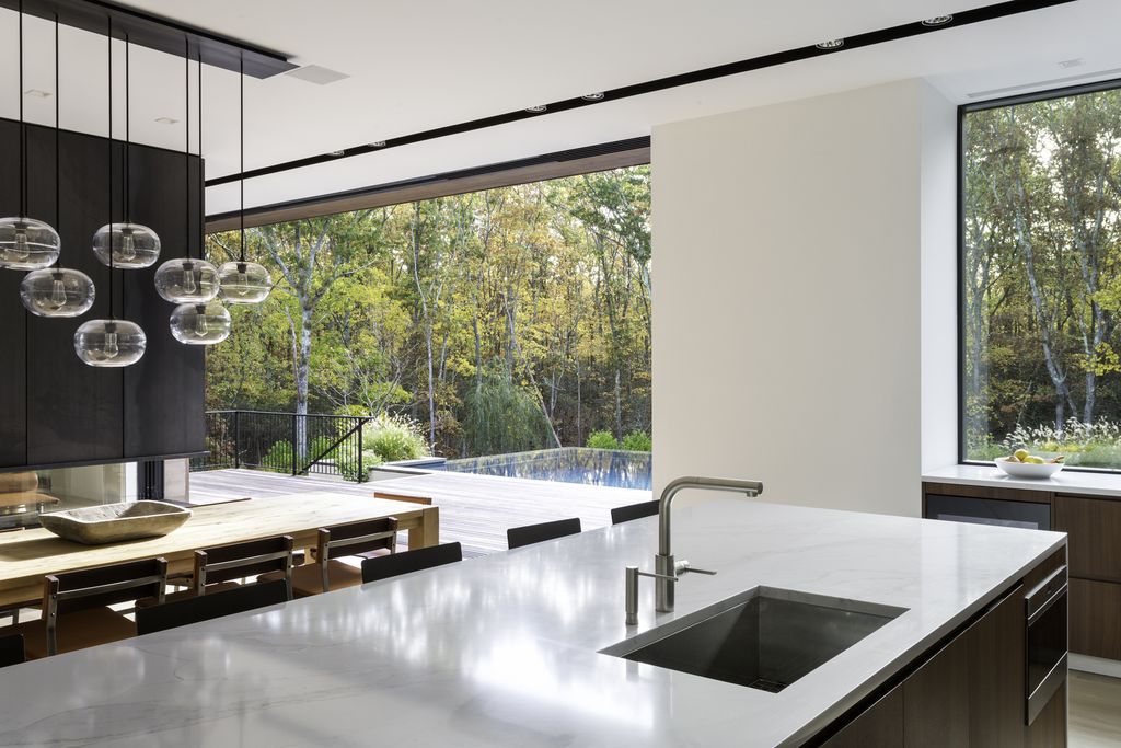 Old Sag Harbor Road a Magnificent House by Blaze Makoid Architecture 9