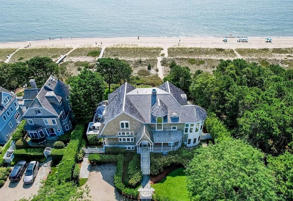 Perfect Beachfront Home of Elegant Interior and Sophistication in Massachusetts Hits Market for 8795000 31