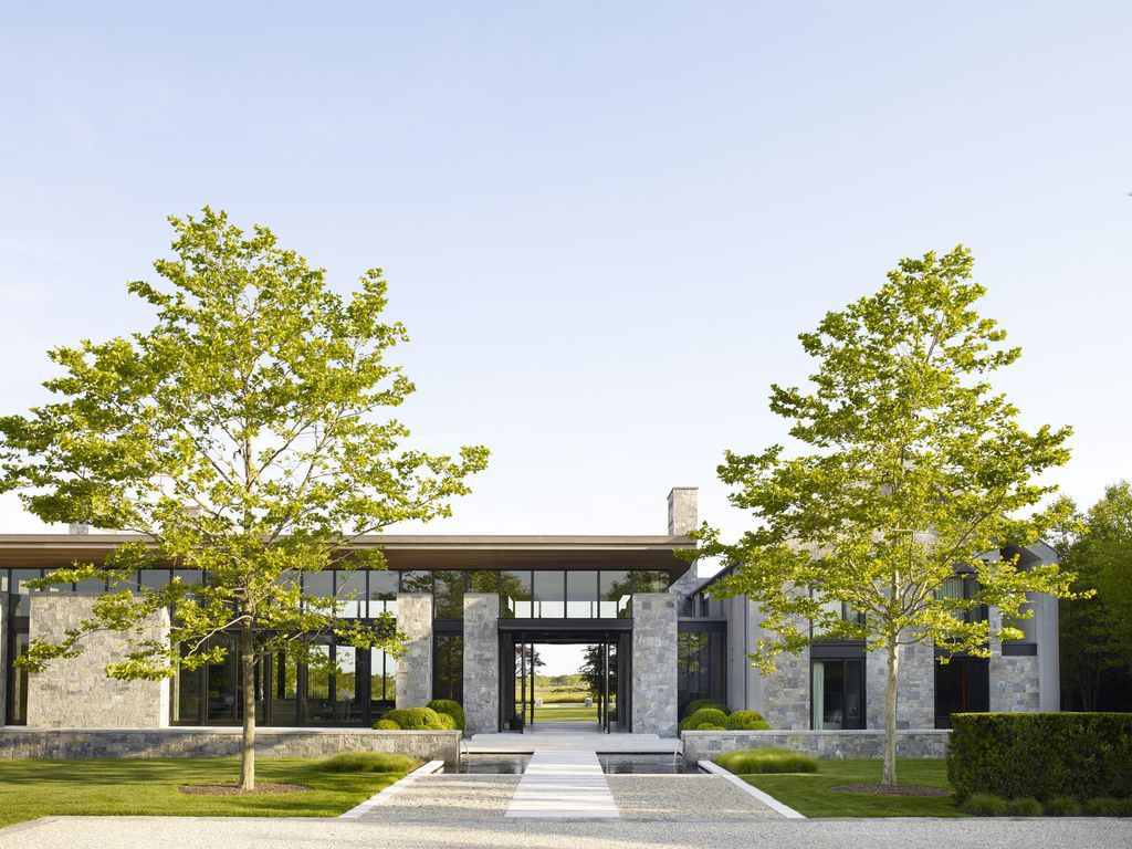 Sagaponack Compound a Nice Garden Wall by Blaze Makoid Architecture 2