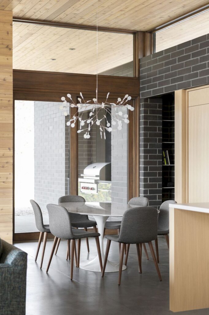Silver Summit Integrated Perfectly into the Landscape by Imbue Design 17