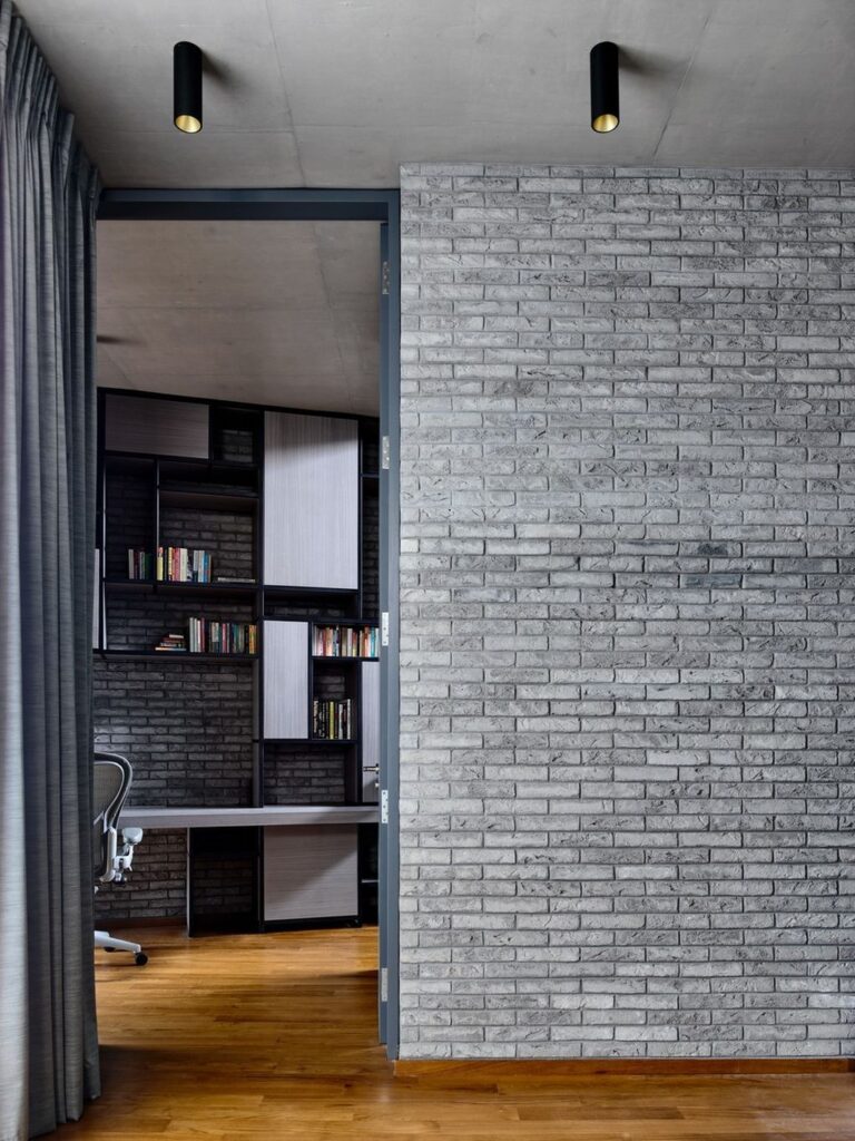 Surprising Seclusion House, an Inward-looking Home by HYLA Architects