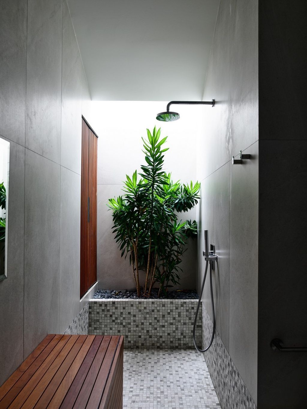 Surprising Seclusion House an Inward looking Home by HYLA Architects 18