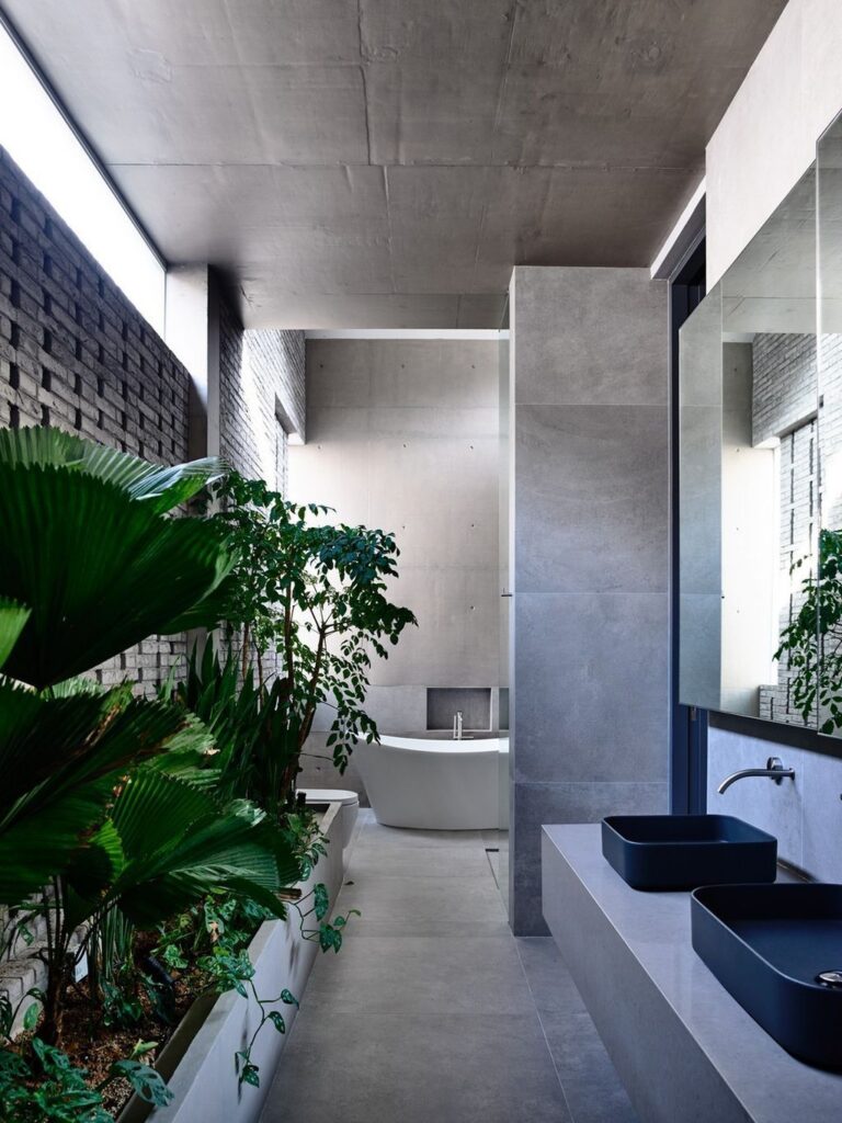 Surprising Seclusion House an Inward looking Home by HYLA Architects 2