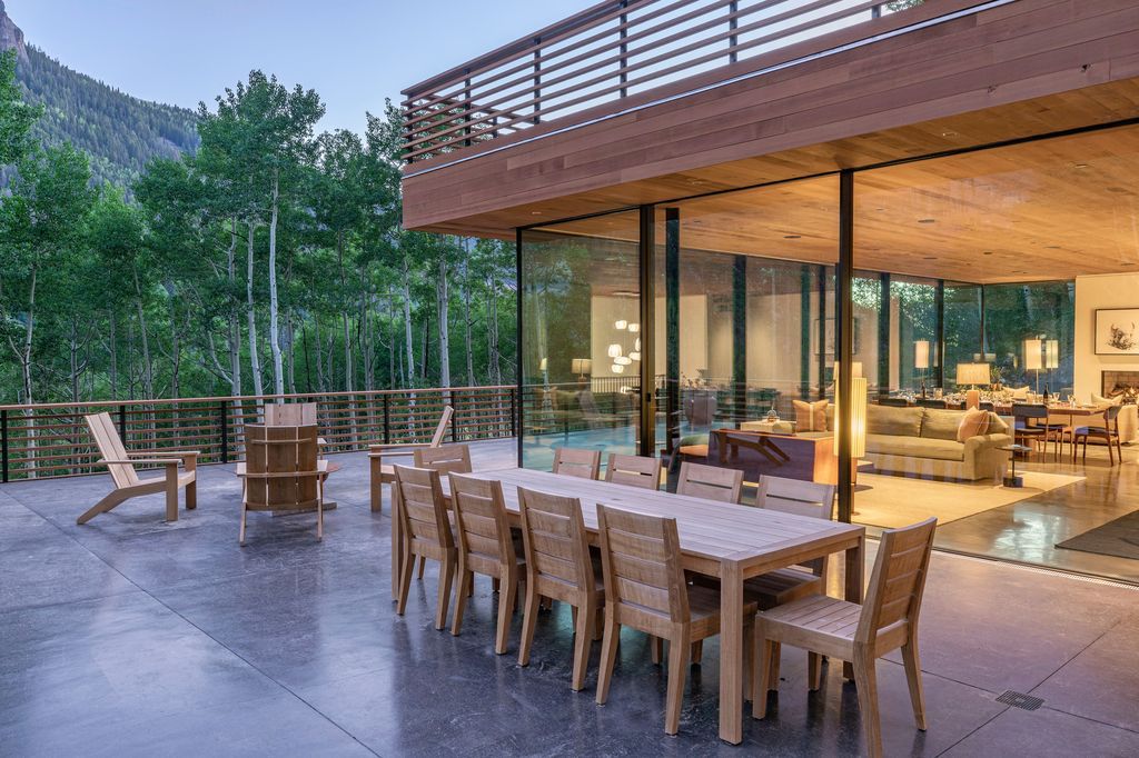 Telluride Glass House luxury home by Efficiency Lab for Architecture PLLC 1